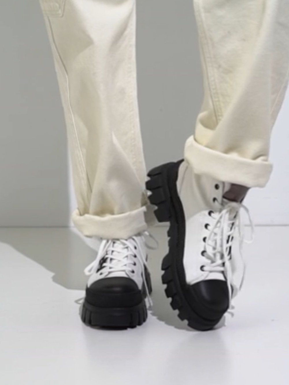 Palladium Revolt Hi TX Star White Platform Shoe Size 8.5